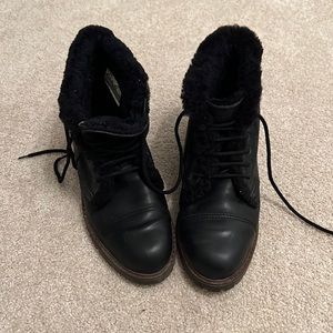 Eddie Bauer Fleece-Lined Winter Boots